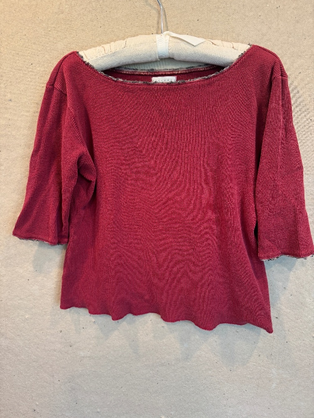 Fitigues red thermal 3/4 sleeve top